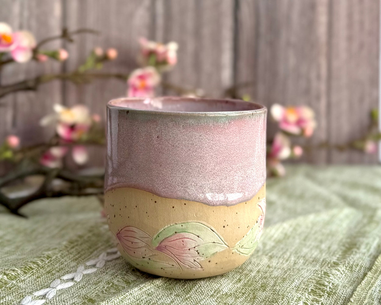 Produktion bis 8 Wochen nach Bestellung |Tasse/ Becher "Magnolien"
